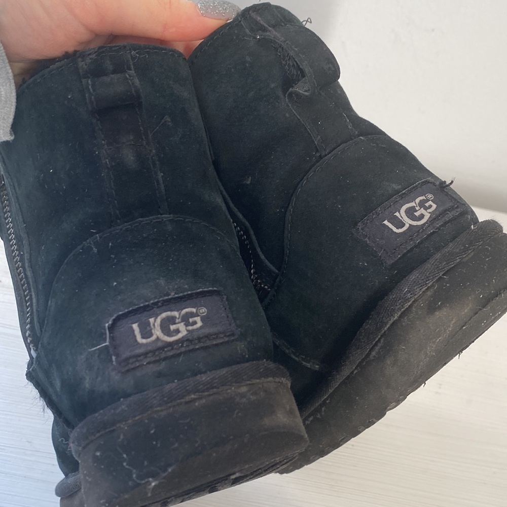 UGG women’s black suede boots - Picture 4 of 4